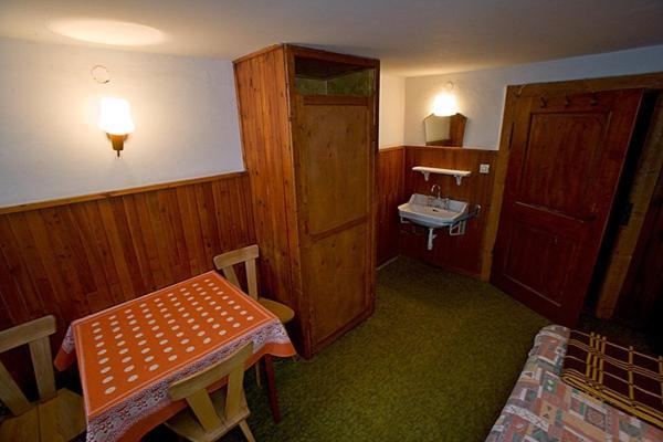 Schronisko Pttk Samotnia Ostello Karpacz Camera foto