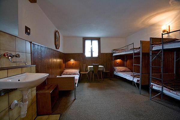 Schronisko Pttk Samotnia Ostello Karpacz Esterno foto